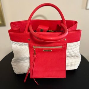 Betsey Johnson Tote Quilted Jacquard Floral Lining 🌺